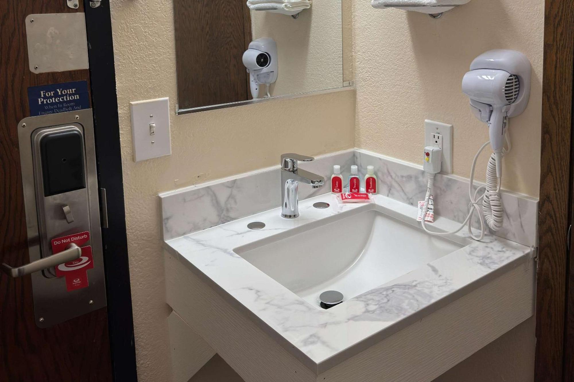 Econo Lodge Waite Park Eksteriør billede